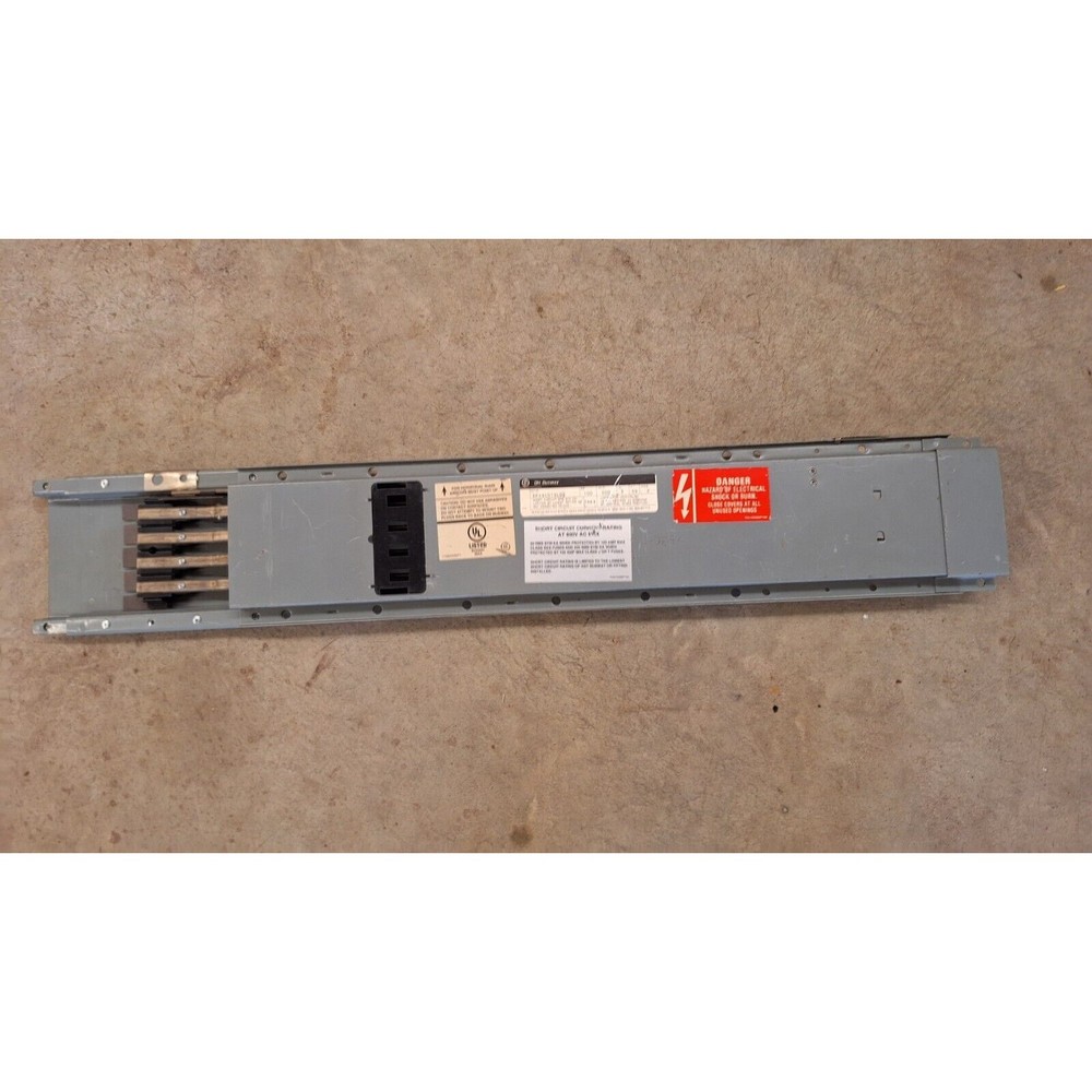 GE DP4GC01SL02 - 100 Amp, 600V, 3Ph DH Busway Component